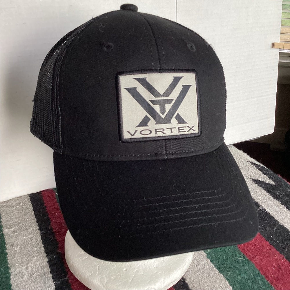 Vortex hunting SnapBack Mesh Hat
